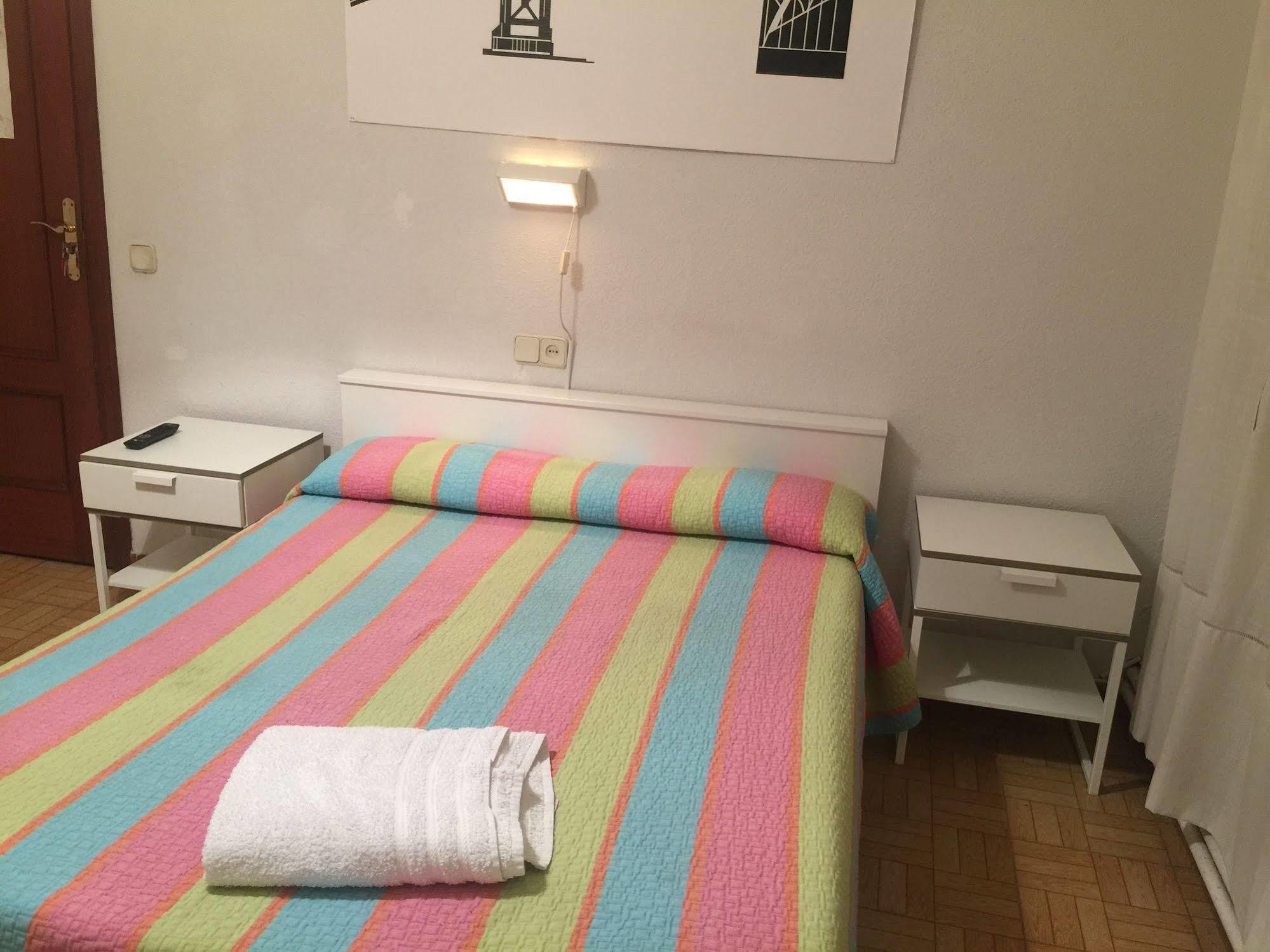 Hostal Murcia Madrid Kültér fotó